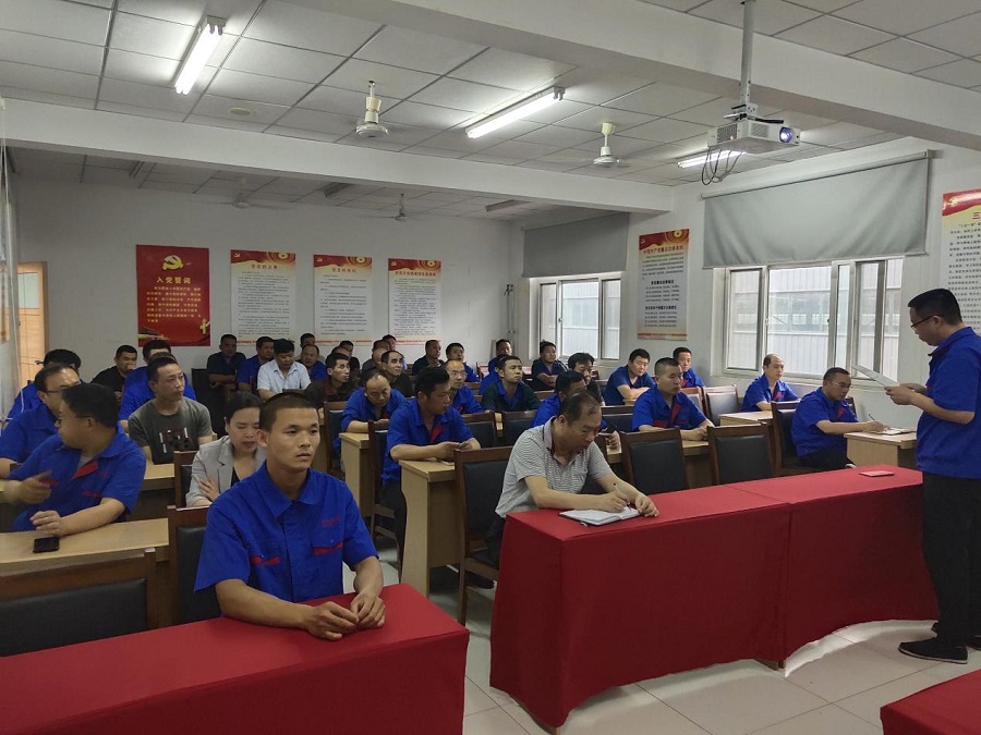 荣耀体育网页版召开贺增涛同志事迹报告会